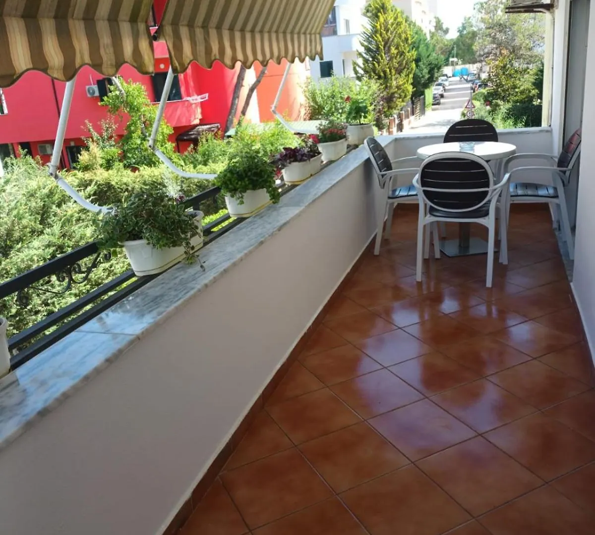 Apartment In Qerret Golem